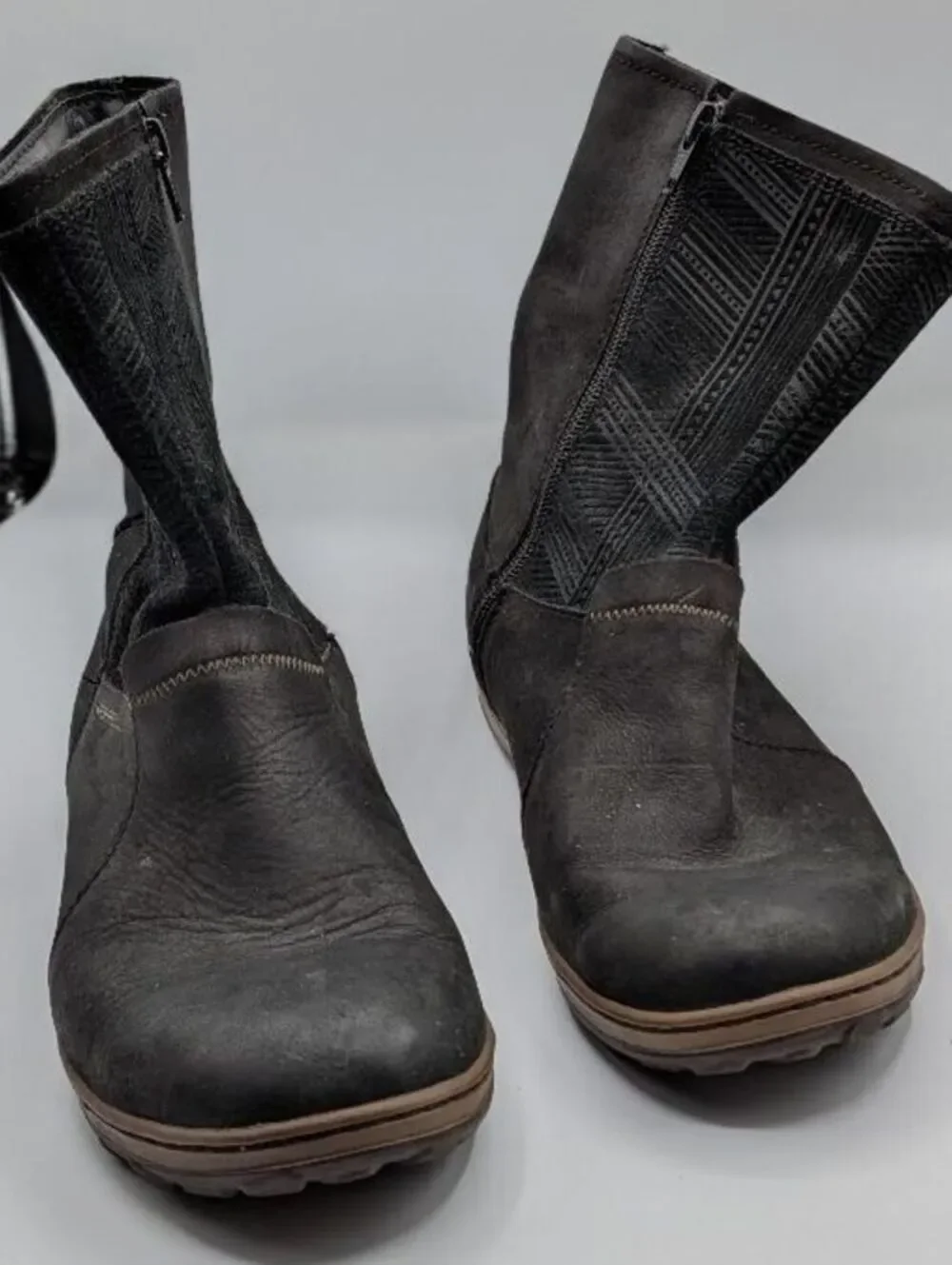 Merrell Size 8.5 $150 Black Leather Ashland Vee Mid Calf Waterproof Winter Boots